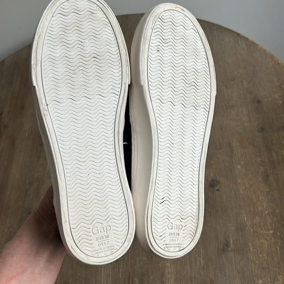 GAP Black Calf Hair Slip On Sneaker Loafer Women Size 7 - Picture 10 of 13